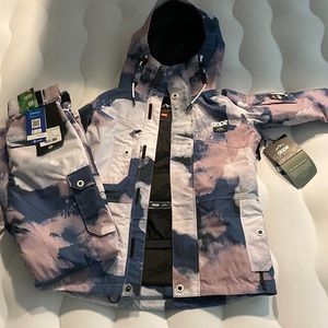 DOPE SKI xxs Style Adept Color Cumulus. Beautiful Set, brand new.